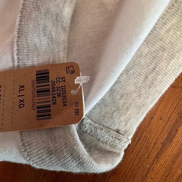 Victoria's Secret PINK T Shirt White With Rainbow 🌈 Logo NWT Size XL - Picture 5 of 5